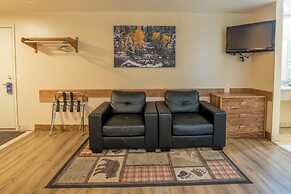 Glenwood Springs Cedar Lodge