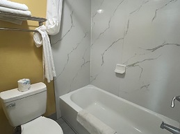 Super 8 By Wyndham Kingsland I-95/Naval Base Area