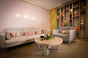 Golden Tulip El Mechtel