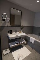 Golden Tulip El Mechtel