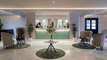 Golden Tulip El Mechtel