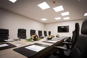 Golden Tulip El Mechtel