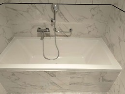 Golden Tulip El Mechtel