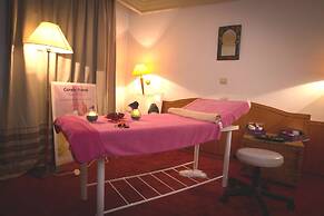 Golden Tulip El Mechtel