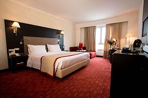 Golden Tulip El Mechtel