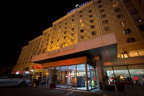 Golden Tulip El Mechtel