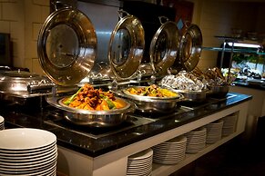 Golden Tulip El Mechtel