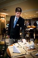 Golden Tulip El Mechtel