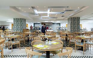 Golden Tulip El Mechtel