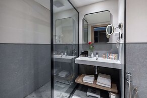 Golden Tulip El Mechtel