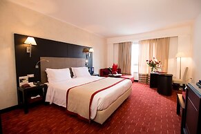 Golden Tulip El Mechtel