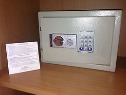 Golden Tulip El Mechtel