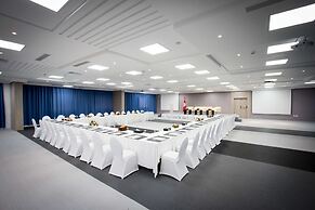 Golden Tulip El Mechtel