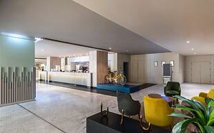 Golden Tulip El Mechtel