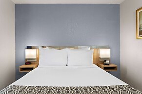 Microtel Inn & Suites by Wyndham Zephyrhills