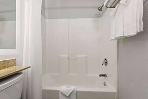 Microtel Inn & Suites by Wyndham Zephyrhills