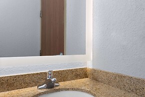 Microtel Inn & Suites by Wyndham Zephyrhills