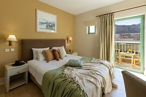 Giannoulis – Grand Bay Beach Resort - Adults Only