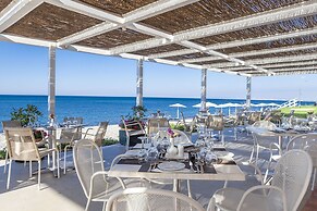 Giannoulis – Grand Bay Beach Resort - Adults Only