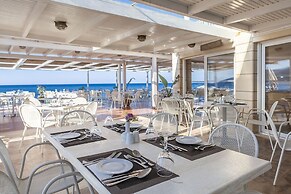 Giannoulis – Grand Bay Beach Resort - Adults Only