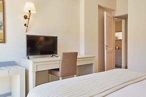 Giannoulis – Grand Bay Beach Resort - Adults Only