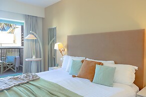 Giannoulis – Grand Bay Beach Resort - Adults Only