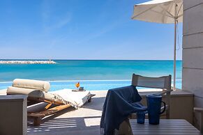 Giannoulis – Grand Bay Beach Resort - Adults Only