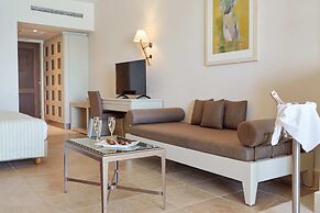 Giannoulis – Grand Bay Beach Resort - Adults Only