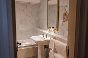 Red Lion Hotel, Hillingdon