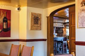 Red Lion Hotel, Hillingdon