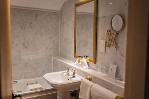 Red Lion Hotel, Hillingdon