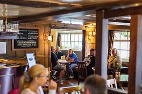 Red Lion Hotel, Hillingdon