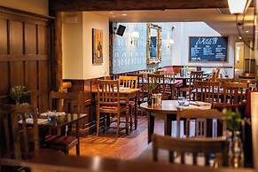Red Lion Hotel, Hillingdon