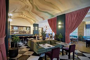 Renaissance Las Vegas Hotel