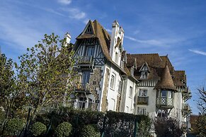 Villa Augeval Hôtel & Spa