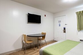 Studio 6 Savannah, GA