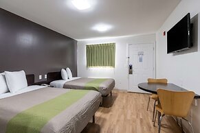 Studio 6 Savannah, GA