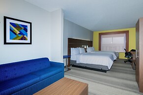 Holiday Inn Express Hotel & Suites Woodbridge by IHG