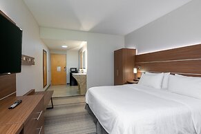 Holiday Inn Express Hotel & Suites Woodbridge by IHG