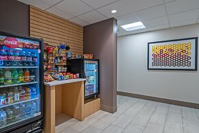 Holiday Inn Express Hotel & Suites Woodbridge by IHG