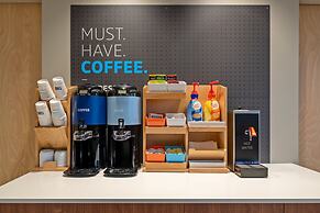 Holiday Inn Express Hotel & Suites Woodbridge by IHG