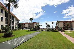 Sandalfoot Beachfront Condominium