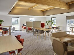 Mercure Avignon TGV Hotel et Spa