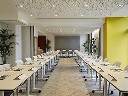 Mercure Avignon TGV Hotel et Spa
