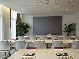 Mercure Avignon TGV Hotel et Spa