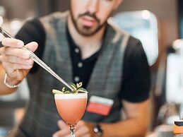 Mercure Avignon TGV Hotel et Spa