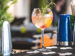 Mercure Avignon TGV Hotel et Spa