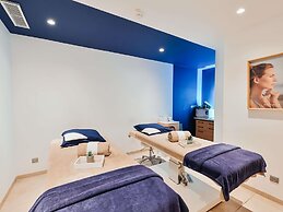 Mercure Avignon TGV Hotel et Spa