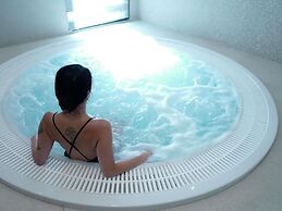 Mercure Avignon TGV Hotel et Spa