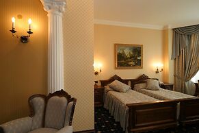 Grand Hotel London
